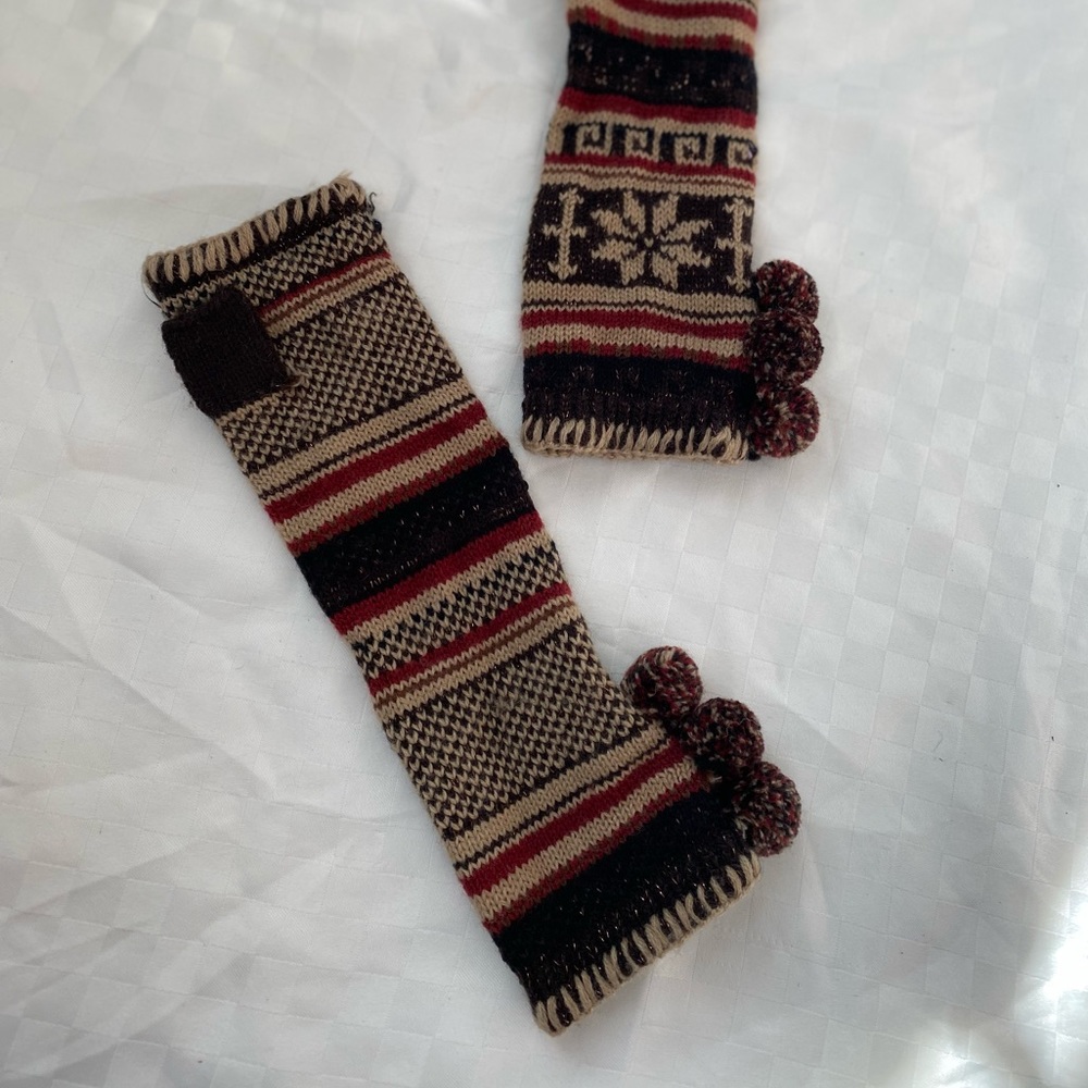 Fingerless pattern knit gloves